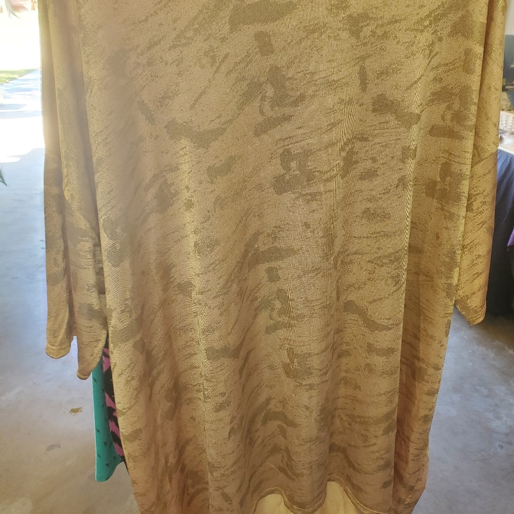 Lularoe top